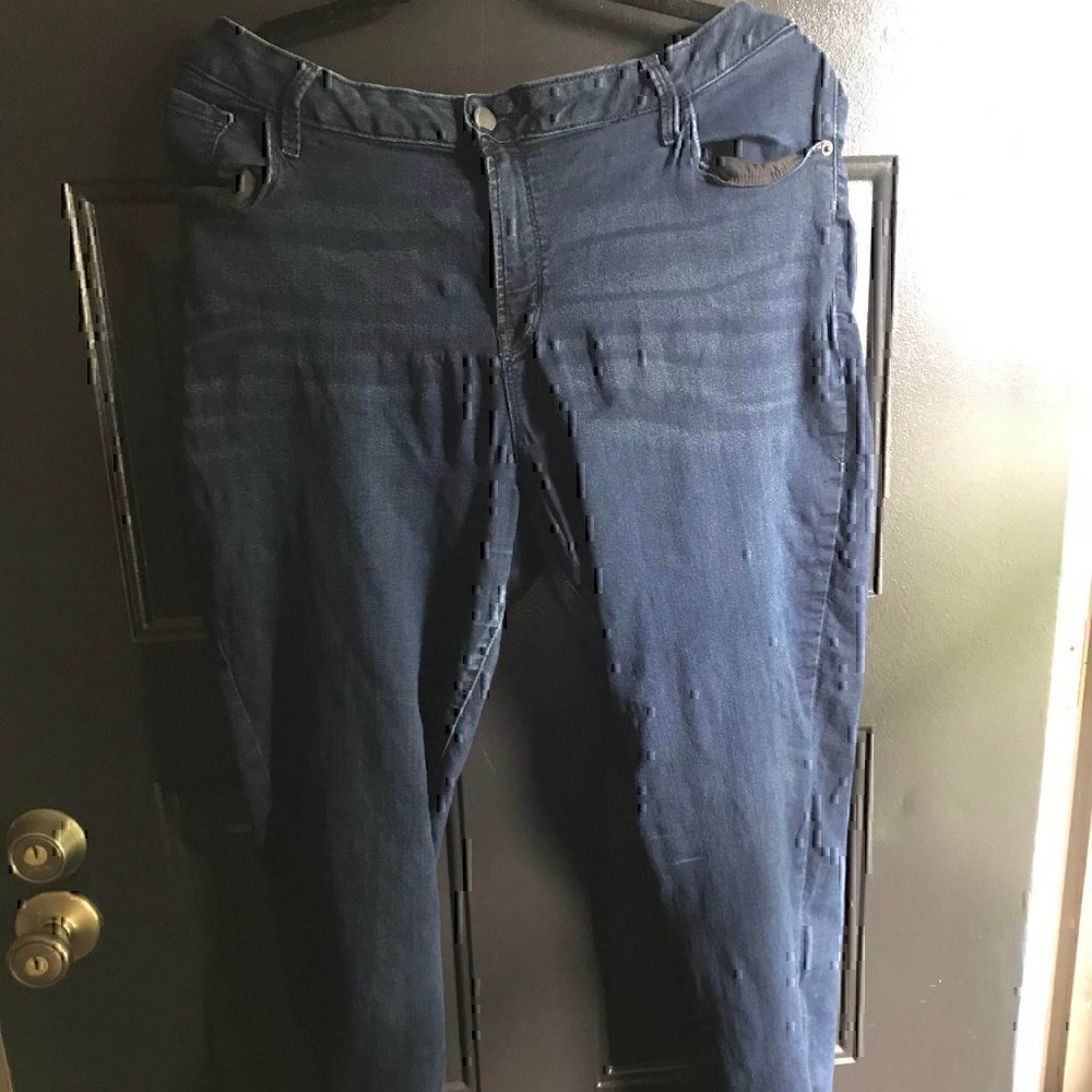 18 Old Navy Rockstar Mid-size Dark Wash Jeans